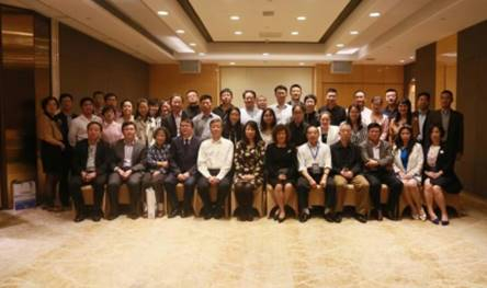 綿陽市市場信息協會會長許登祥在全國大會作交流發言